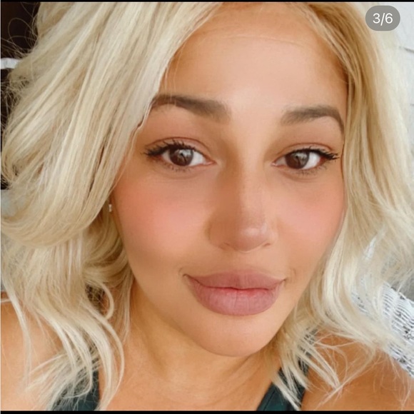 Meet your Posher, Erica - Picture 3 of 16